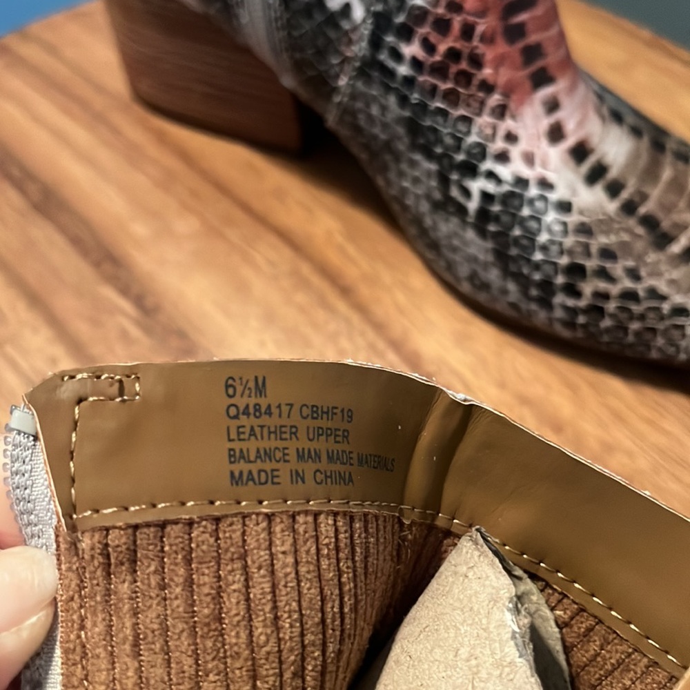 KORKS Multi Color Booties - Picture 6 of 7